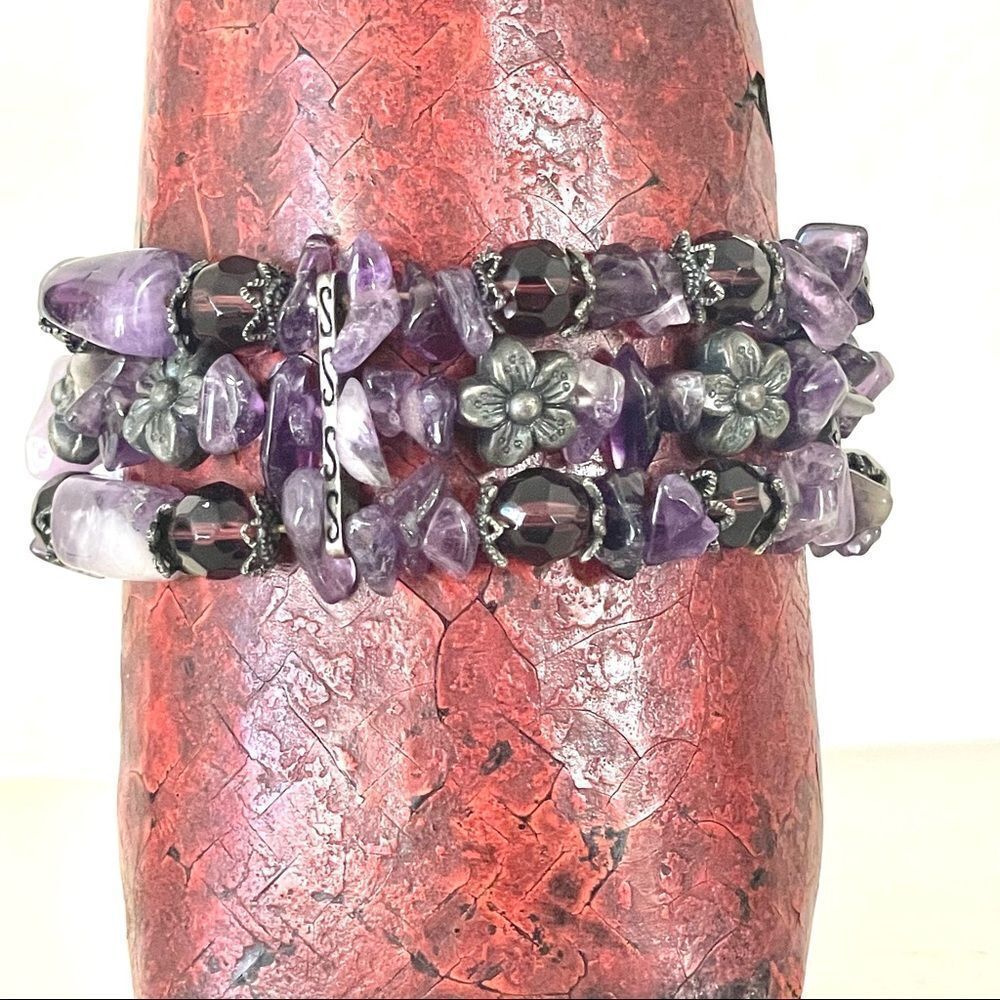 Purple beaded stretchy bracelet - Picture 7 of 9